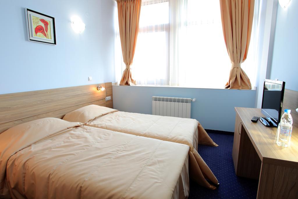 Teodora Palace Hotel Ruse Habitación foto