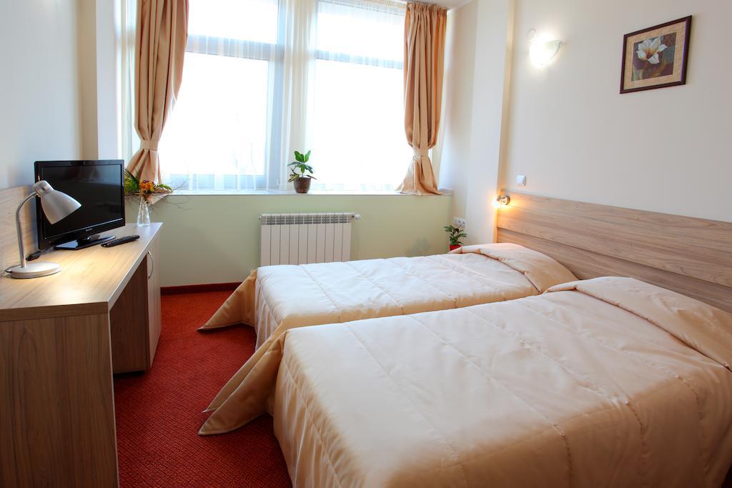 Teodora Palace Hotel Ruse Habitación foto